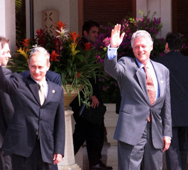 President Putin once asked President Clinton to let Russia join NATO (President Putin and President Clinton at the G8 summit in 2000 in Okinawa).